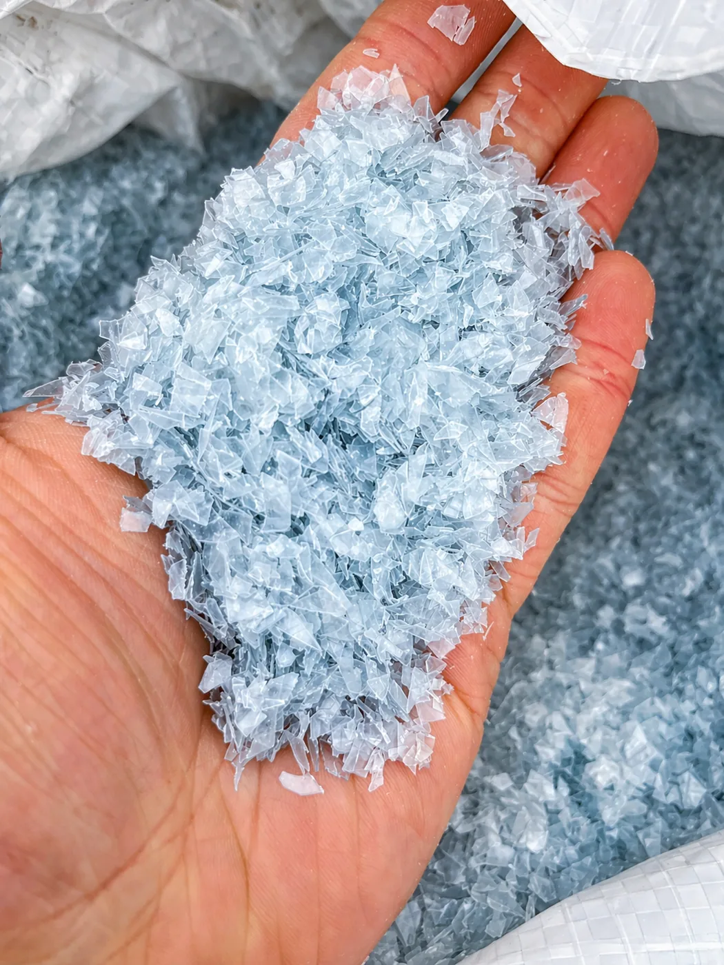 Kunststoff-Mahlgut als Ergebnis der Lohnvermahlung bei ITO-Plast